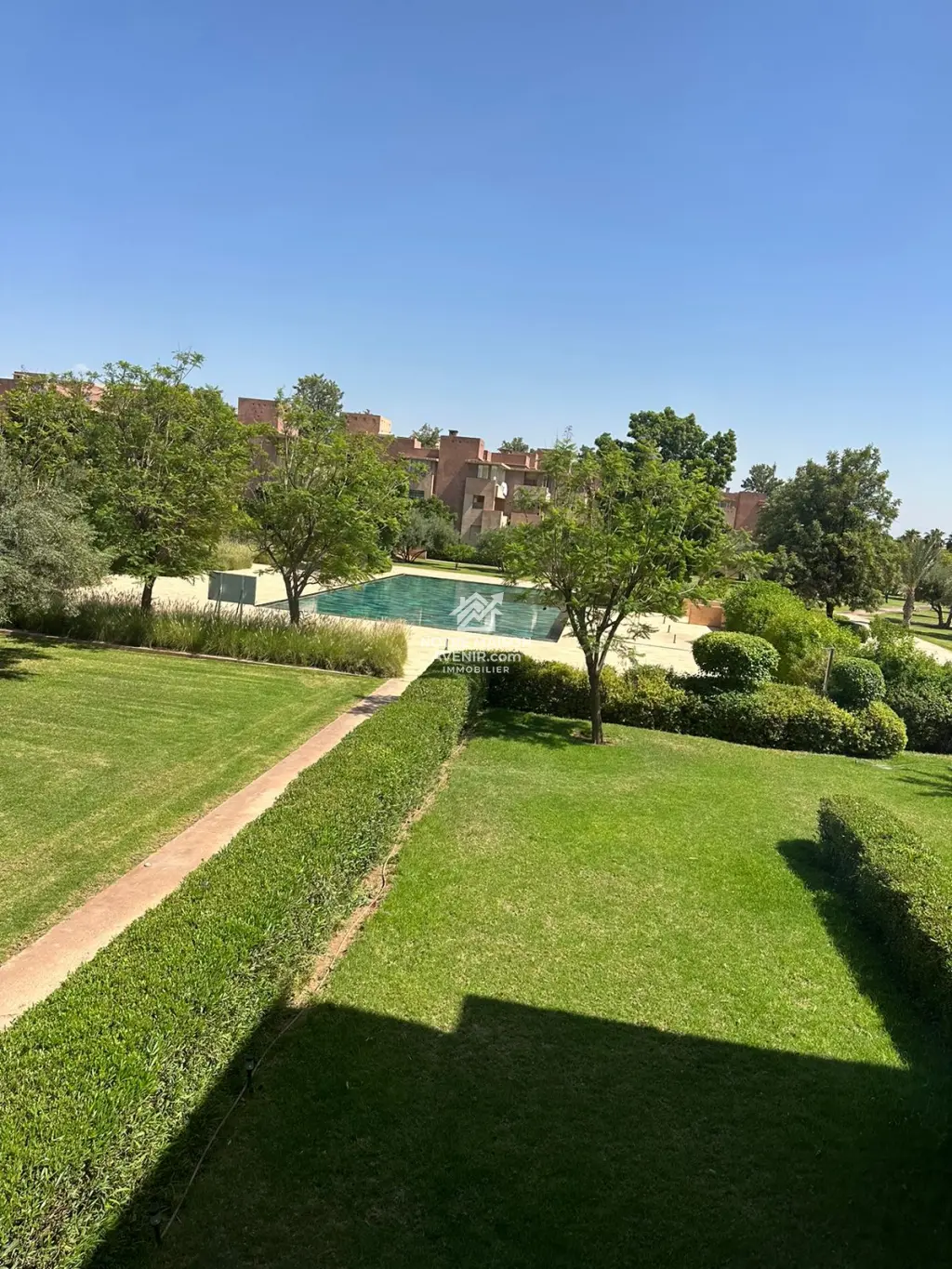 Appartement vide à louer sur résidence golfique